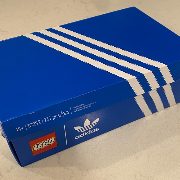 RETIRED LEGO 10282 ADIDAS ORIGINALS SUPERSTAR SNEAKER - Picture 14 of 14